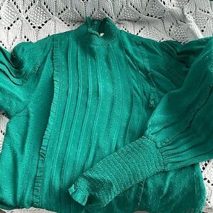 BEAUTIFUL, Kelly green, women’s blouse, zip back, beautiful sleeves, under tank